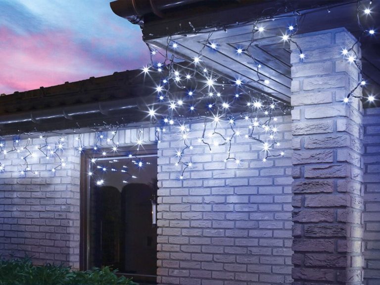 Jakie lampki choinkowe wybrać do mieszkania?